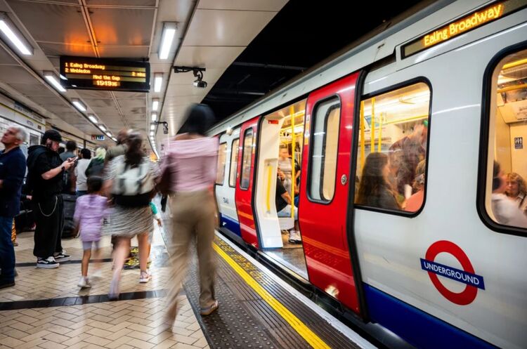 Đình Công Gây Gián Đoạn Tàu Điện Ngầm London: Tác Động và Giải Pháp